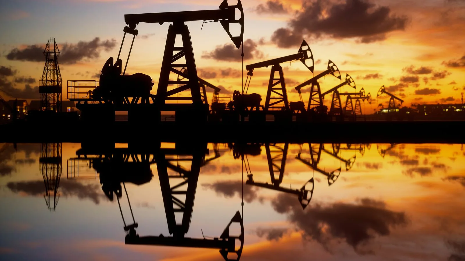 Что подарить на день нефтяника?